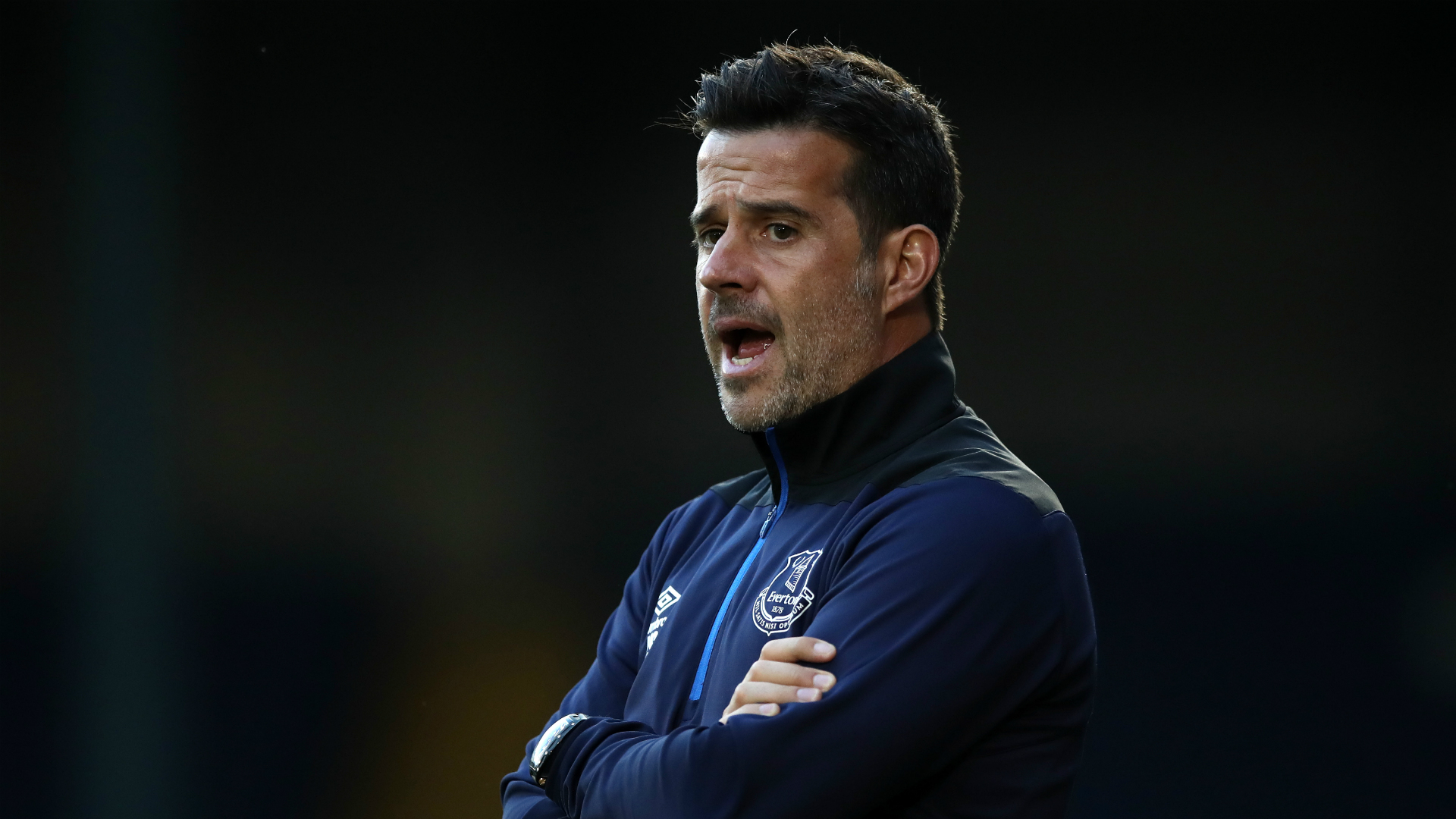 度和战术执 度和战术执