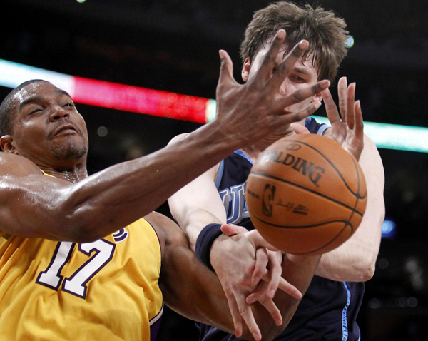 意甲前瞻:热那亚5轮不败进攻提升,国米加大轮换三主力缺席(意甲前瞻:热那亚近5轮不败攻势回升,国米扩大轮换三名主力缺阵)